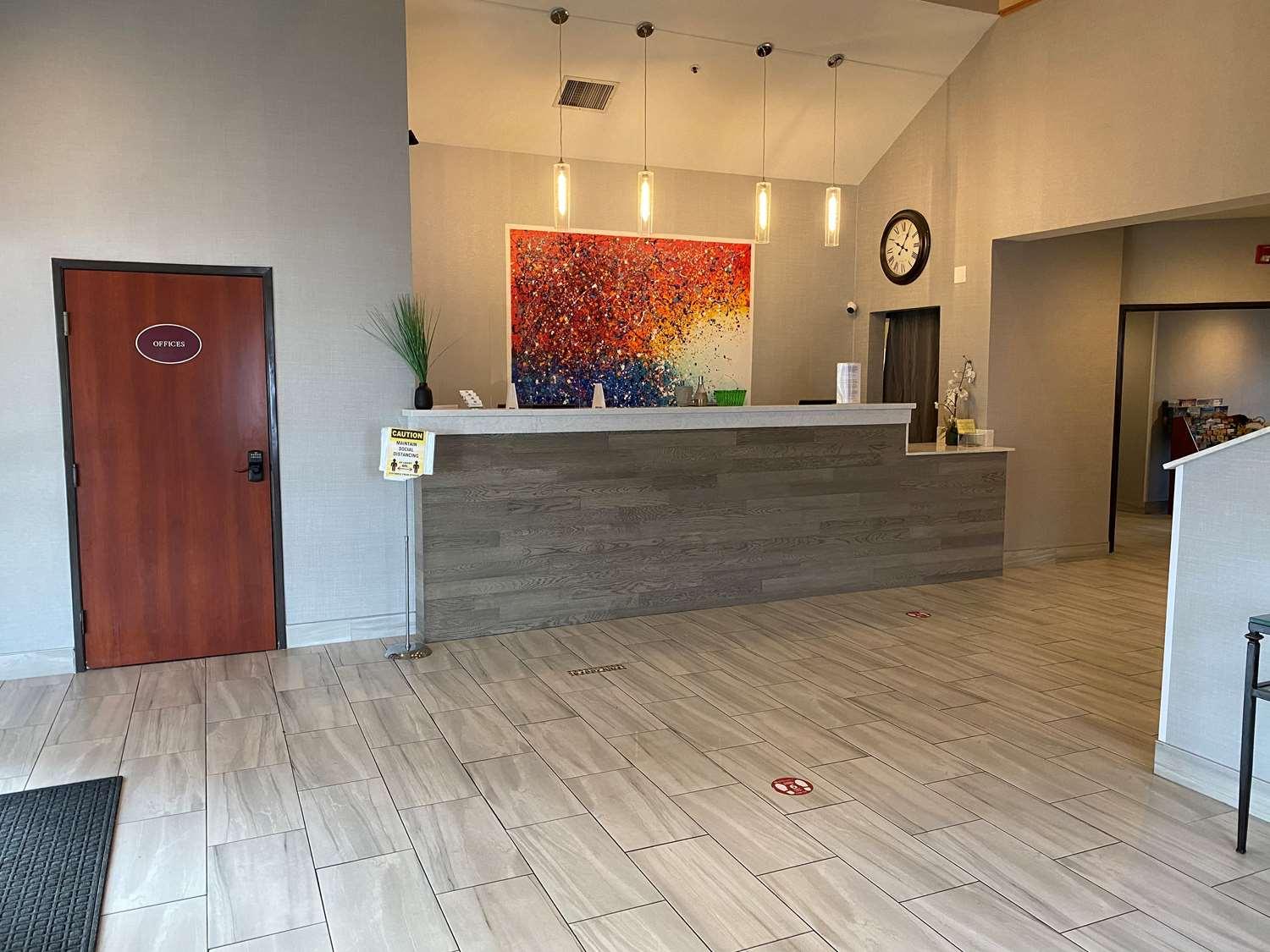Days Inn By Wyndham Portland East Bagian luar foto