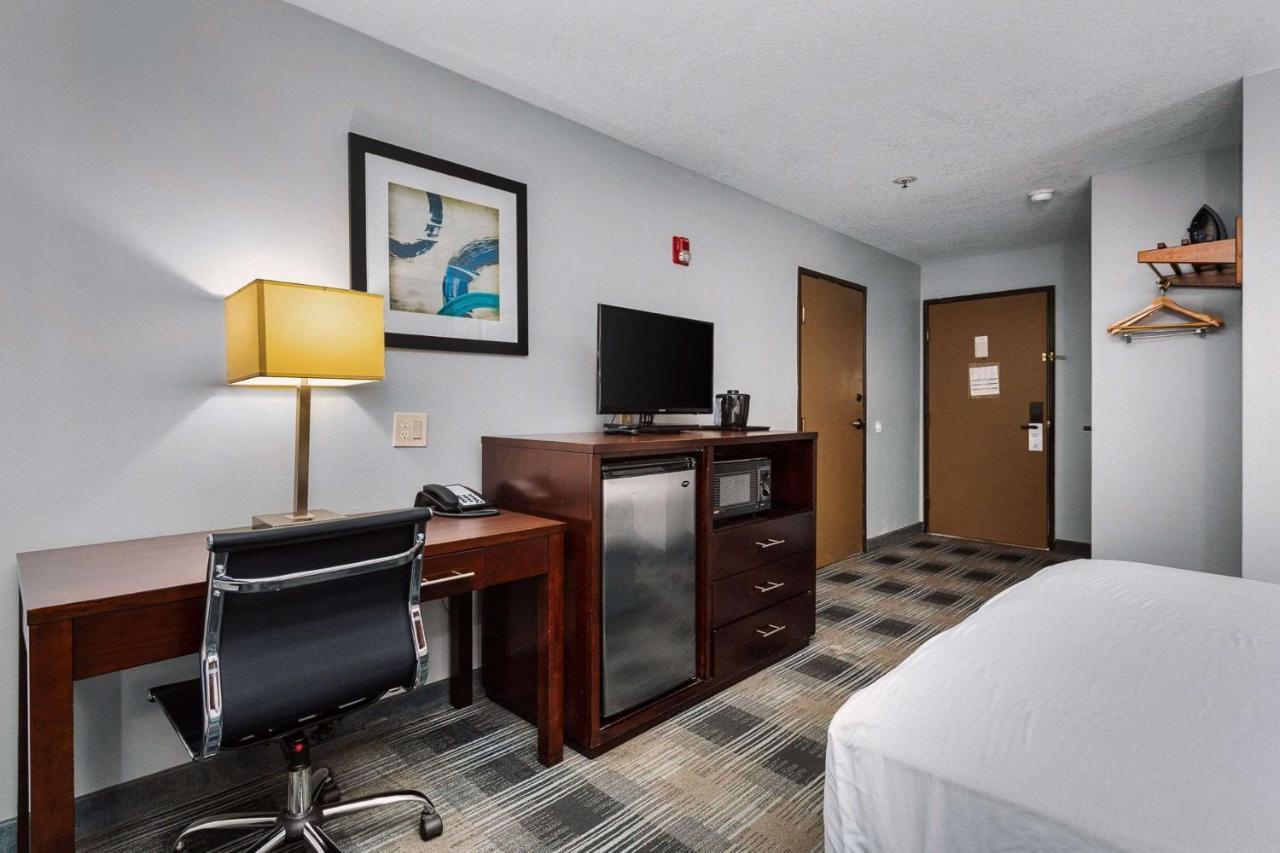 Days Inn By Wyndham Portland East Bagian luar foto