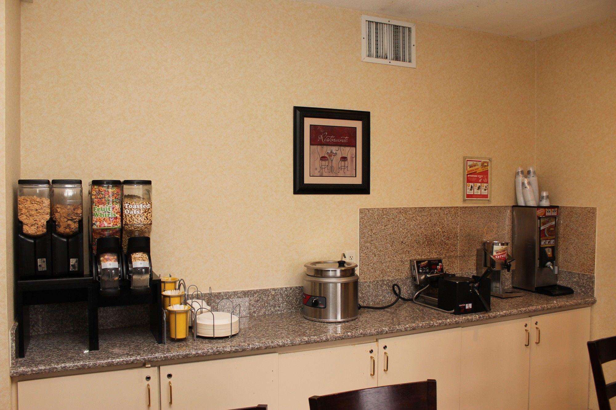 Days Inn By Wyndham Portland East Bagian luar foto