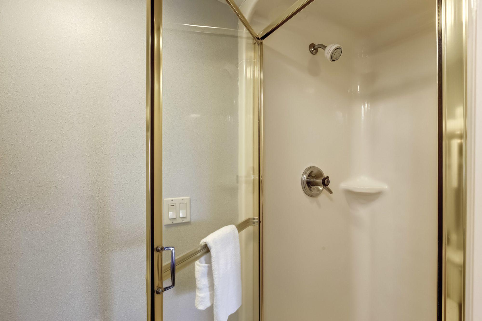 Days Inn By Wyndham Portland East Bagian luar foto